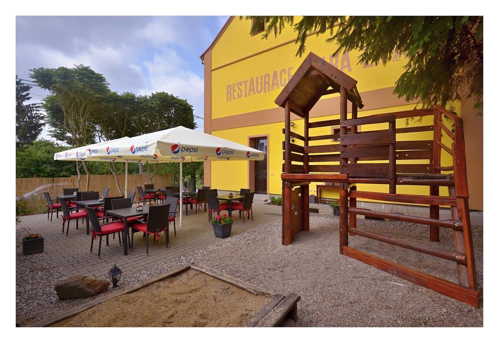 فندق Restaurace Stara Lipa Česká Lípa المظهر الخارجي الصورة